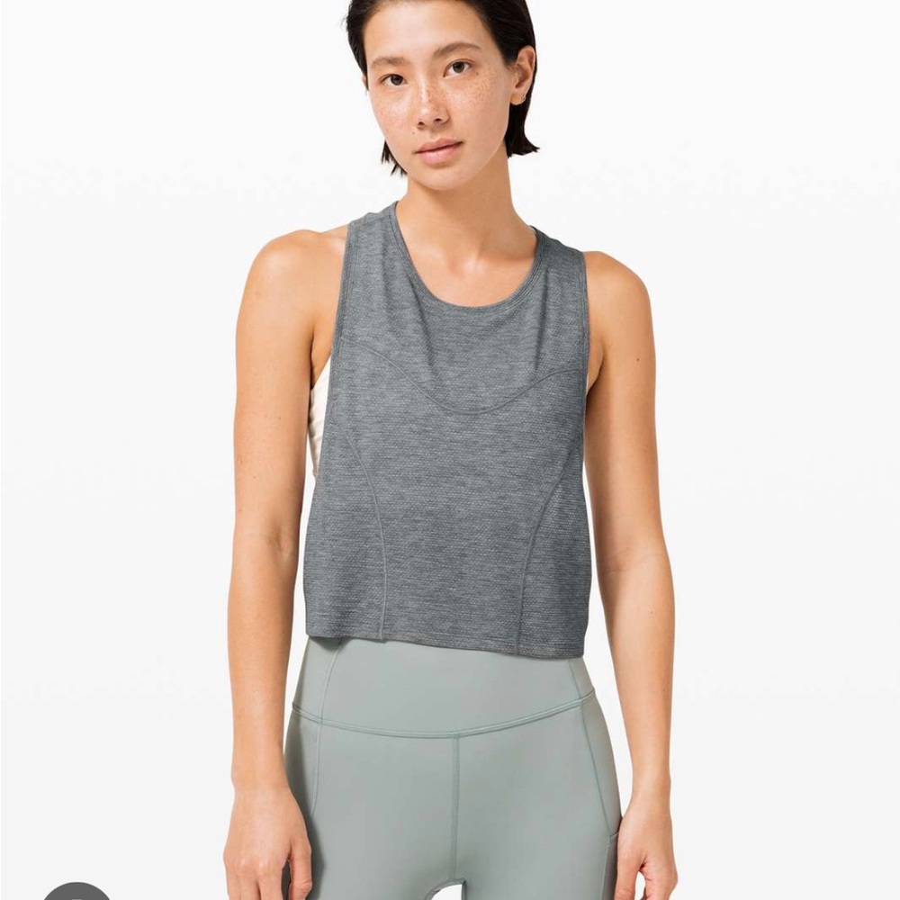 Lululemon stronger as one muscle cropped tank